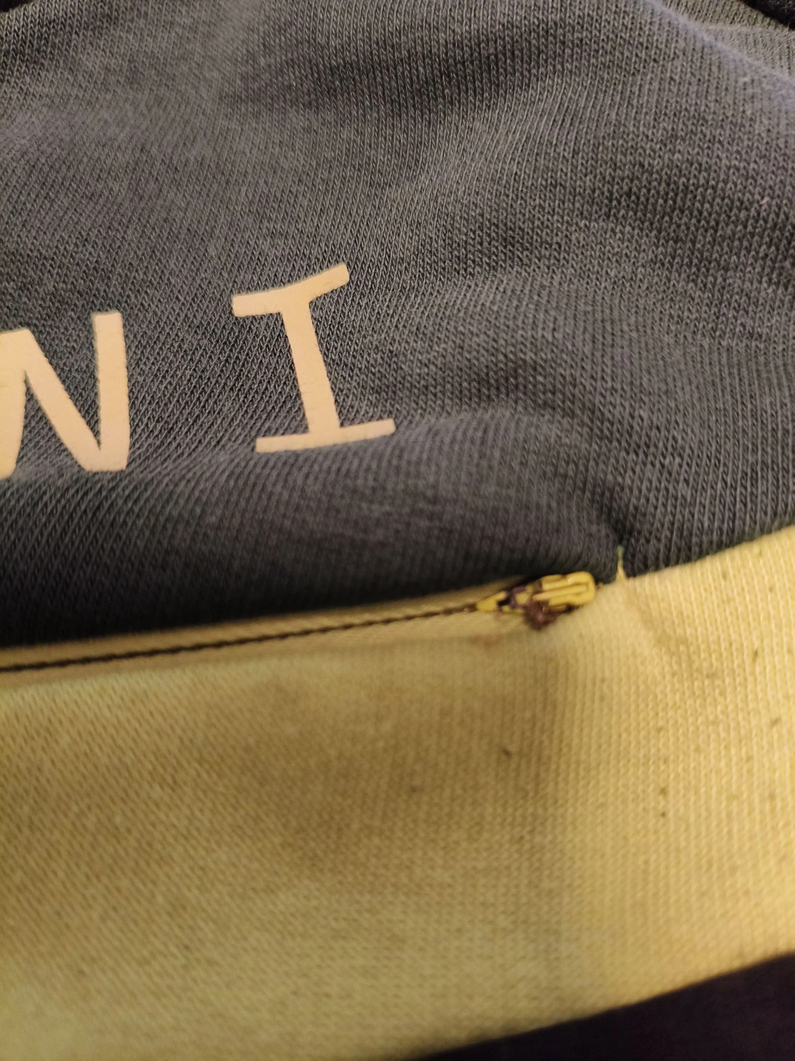 Pull Retour Touzani taille 134/140 – photo 3
